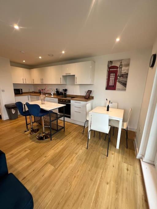2 Bed Corner Apartment With Gym マンチェスター エクステリア 写真